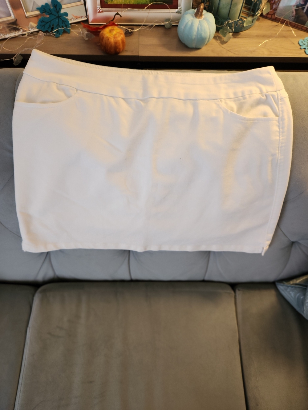 White Women's Casual Stretch Skort
